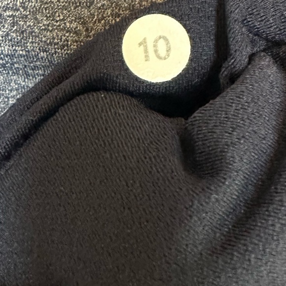 Lululemon Criss Cross Quarter Zip Pullover Size 10 Gray Heathered Blue Trim - Picture 9 of 9